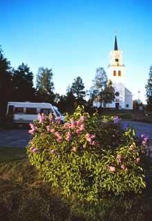 Parkplatz an der Kirche von Töre